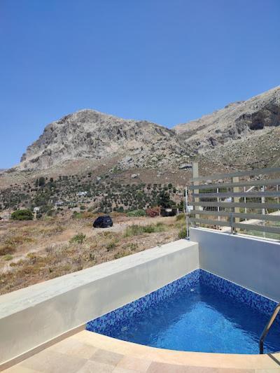 Апартаменты Climbers' Nest 'With Sea And Rock Views And Private Pool' Kamari  Экстерьер фото